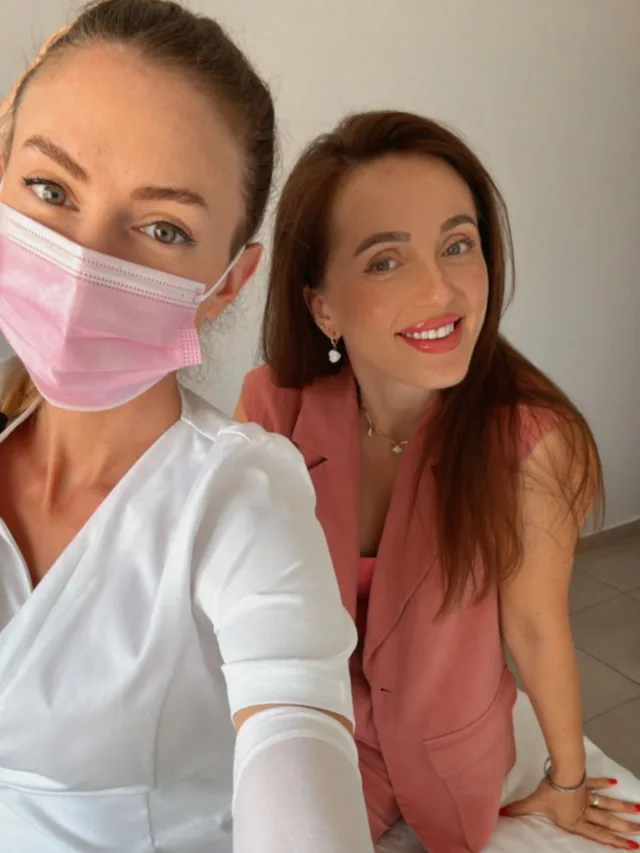 🇪🇸Quiero dar las gracias de corazón a mi querida clienta Anna por decidir grabar un vídeo con su opinión y compartir con vosotros sus impresiones sobre el tratamiento. 💛 Lo más bonito es que ella habla tanto ruso como español, y le pedí que lo grabara especialmente para vosotros. 🥰 —— 🇷🇺 Хочу от всей души поблагодарить мою дорогую клиентку Аню за то, что она решила записать видео, где поделилась своим мнением и впечатлениями от лечения. 💛 Самое приятное, что она говорит и по-русски, и по-испански, и я попросила её записать его специально для вас. 🥰✨
#электроэпиляцияиспания #электроэпиляцияфуэнхирола #электроэпиляциямарбелья #depilacionelectrica #malagabeauty #permanenthairremoval #electrolysismarbella #depilacionelectricamarbella #smoothskin #электроэпиляциянавсегда